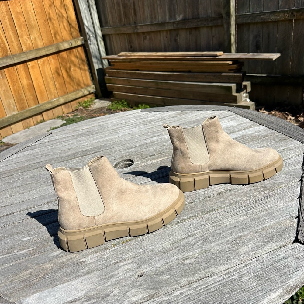 BP Niya Lug Sole Chelsea Boot in tan sand‎ size 10